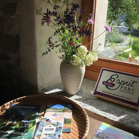La Maison Abeil LʼArgentière-la-Bessée Екстериор снимка